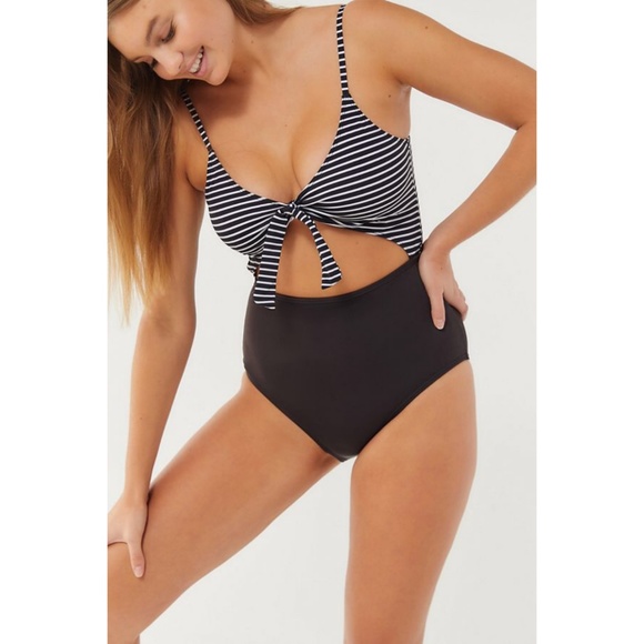 ‼️UO One-Piece Swimsuit‼️ - Picture 2 of 5